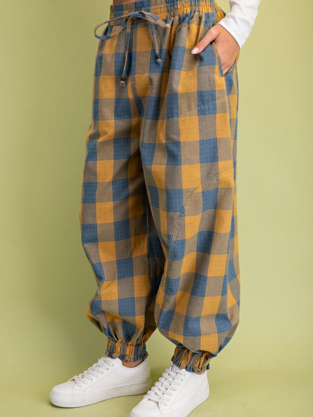 Check Print Balloon Style Pants - Picture 3 of 6